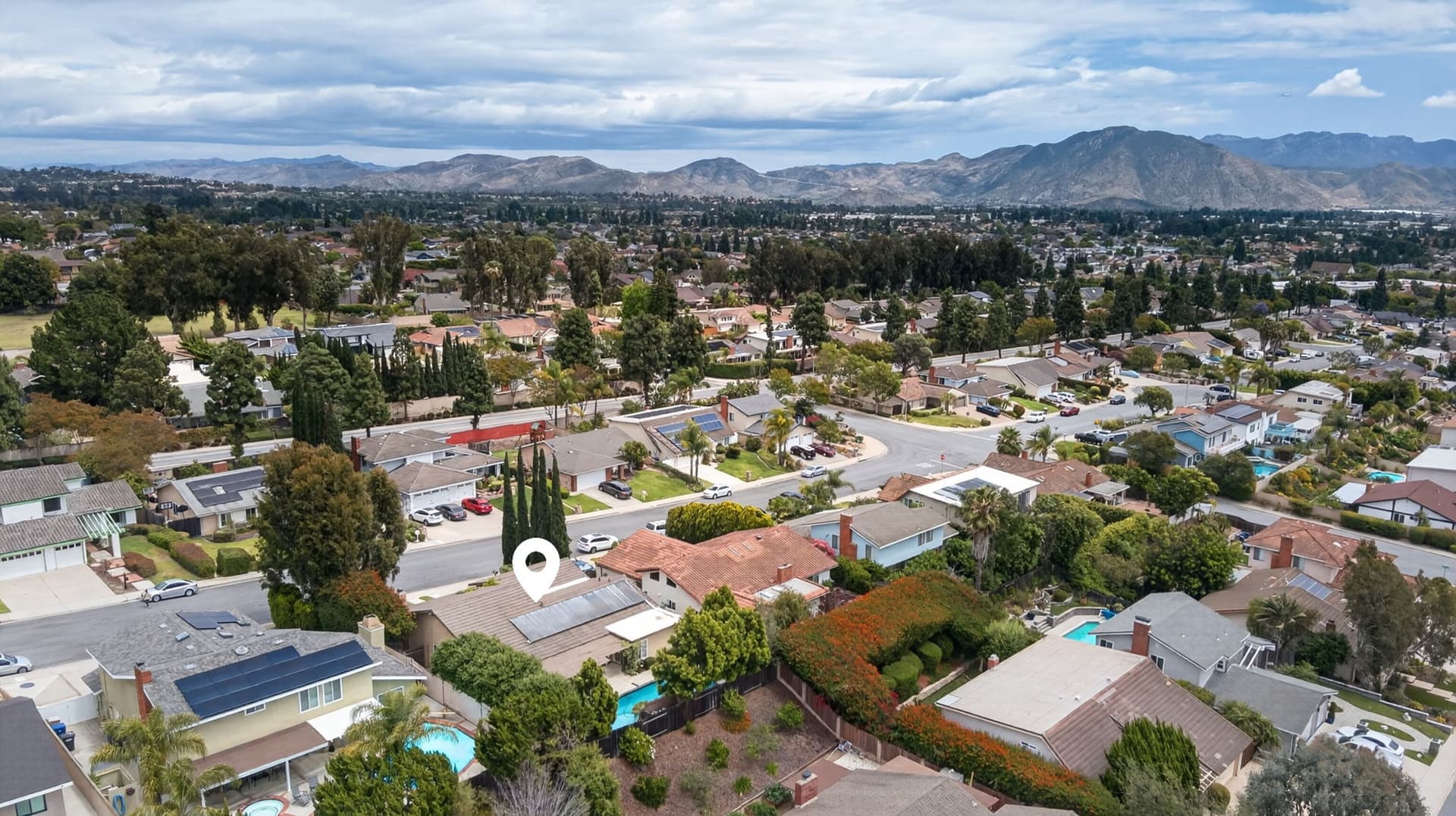 59-web-or-mls-Upmarket_Media-2247West-aer022.jpg