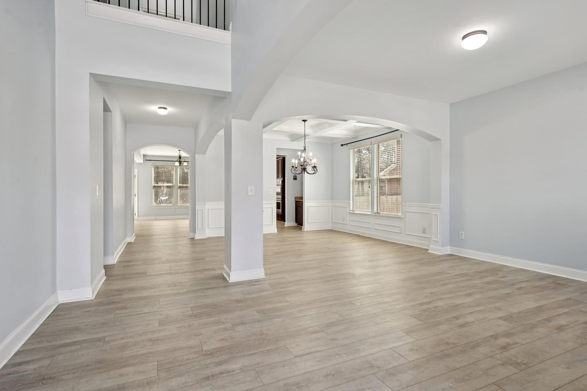 20-web-or-mls-Breckinridge Ln-S2503-020.jpg