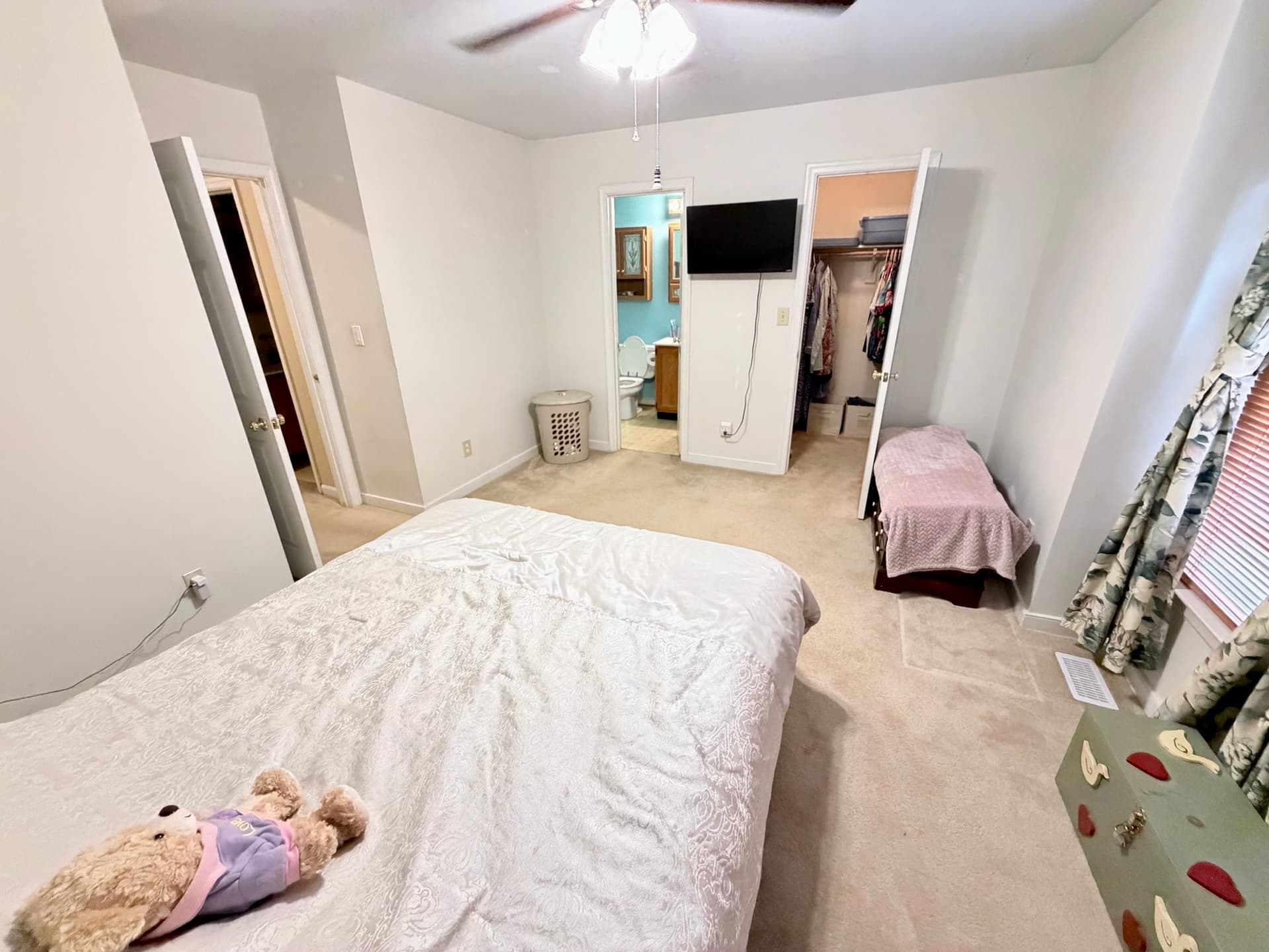 Primary Bedroom 2.JPG