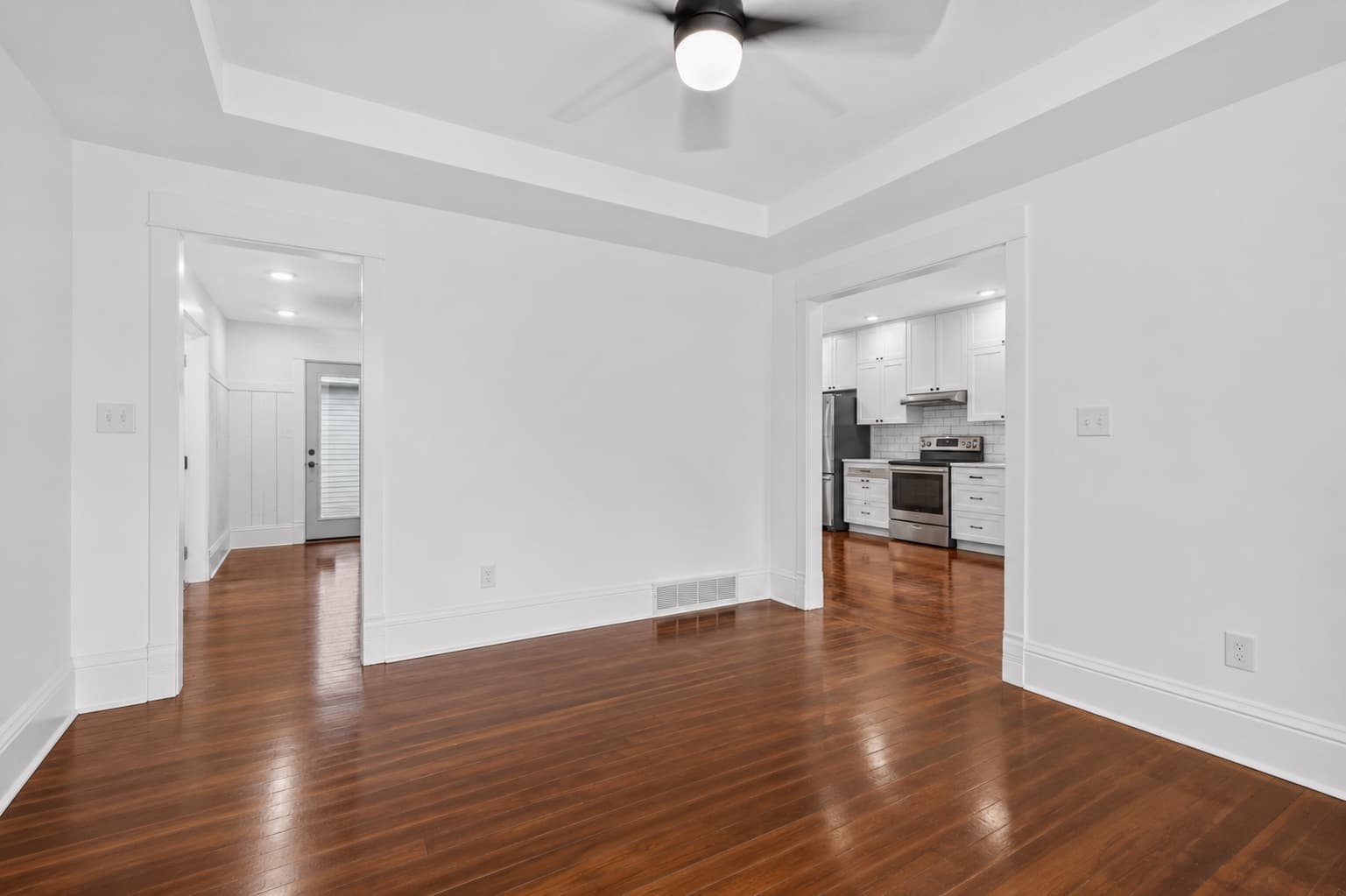 Living Room 3.jpg