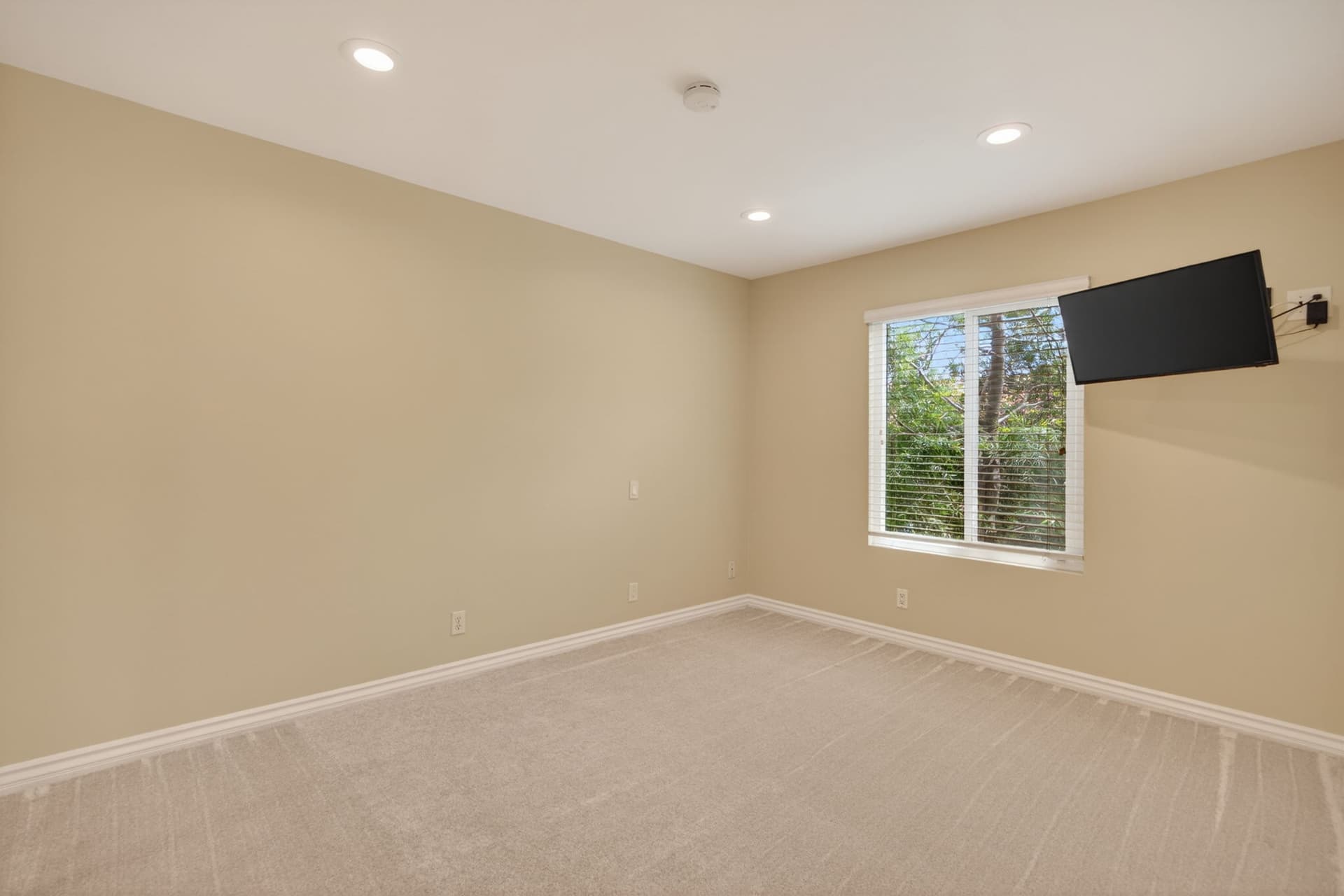 26-web-or-mls-Upmarket_Media-2247West076.jpg