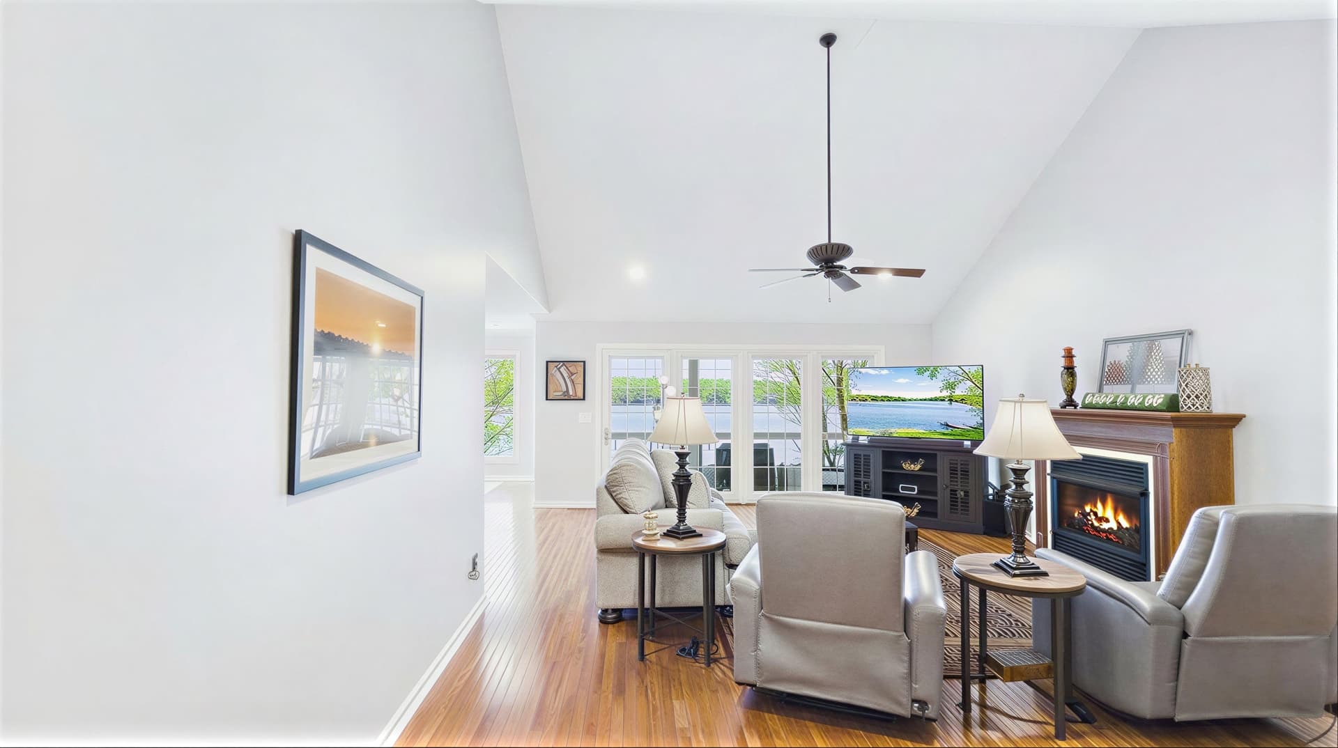 002_Living Area Overlooking Lake.jpg