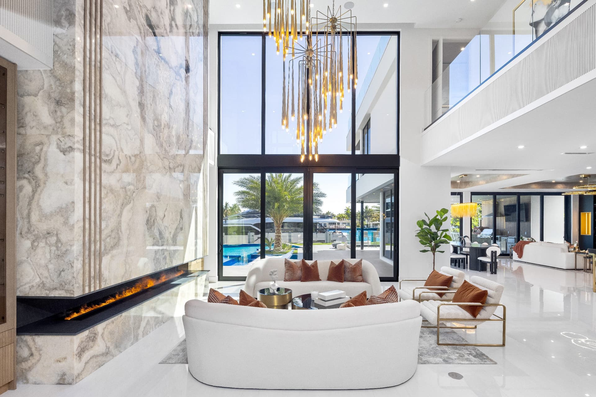 Living Area 4.jpg