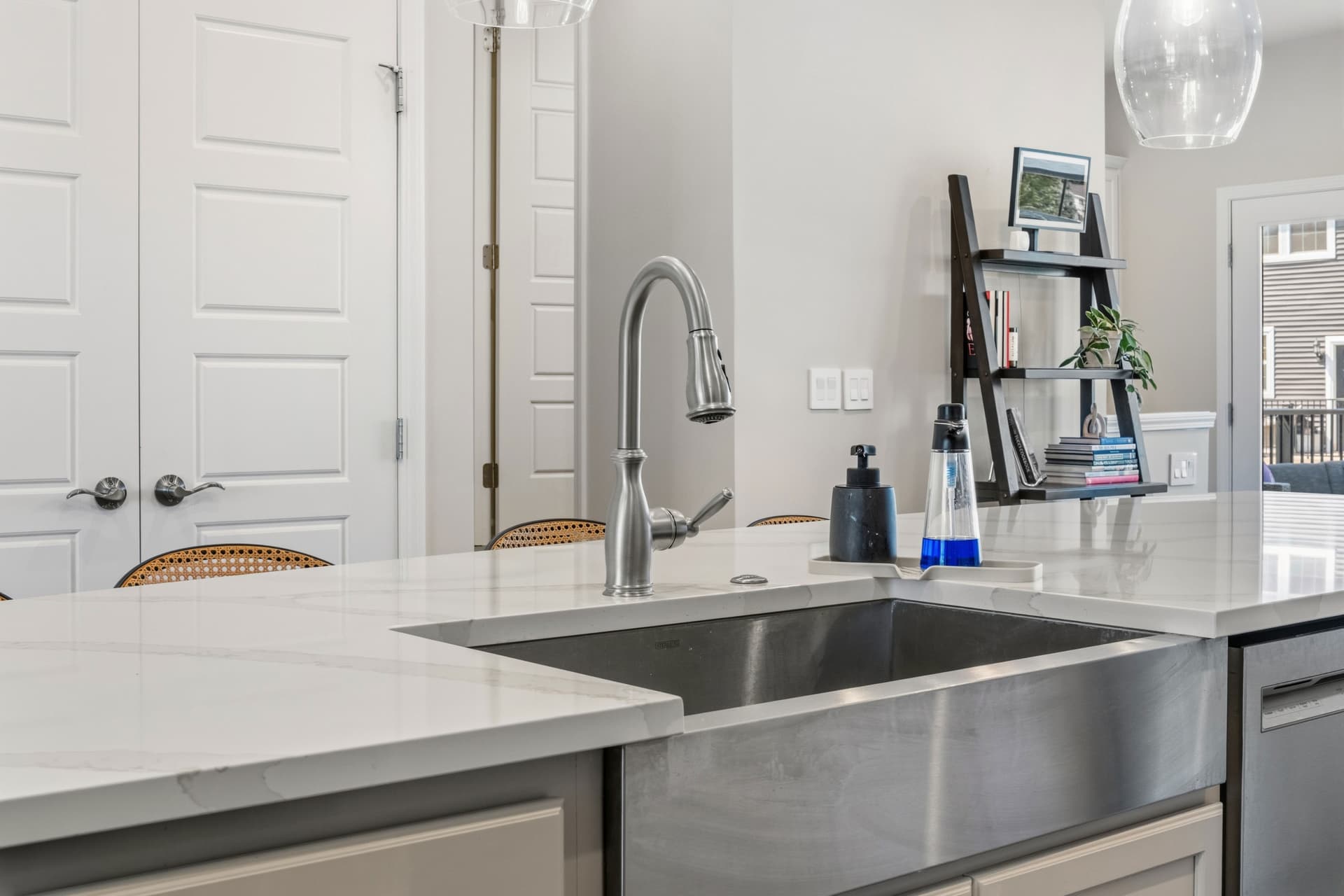 212 S Sydney 2nd Floor Kitchen 7.jpg