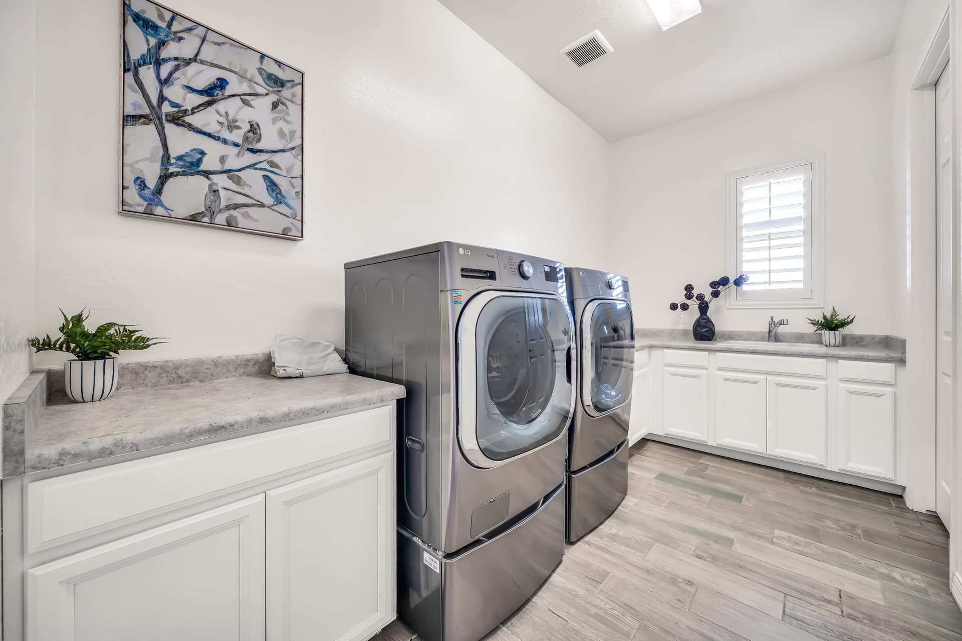 13851 Blossom way-30.jpg
