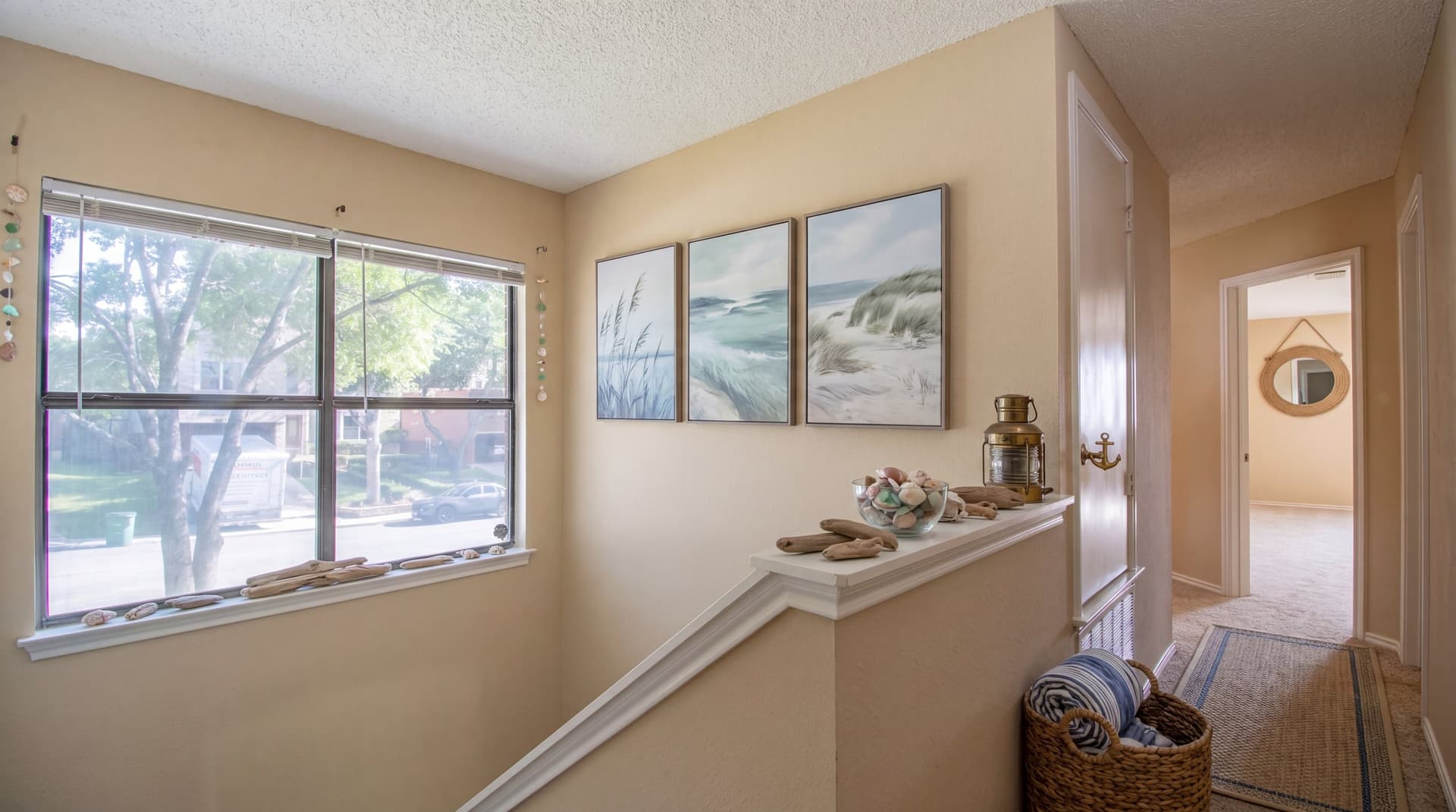 add_coastal_decorations_to_hallway_202606022146.jpeg