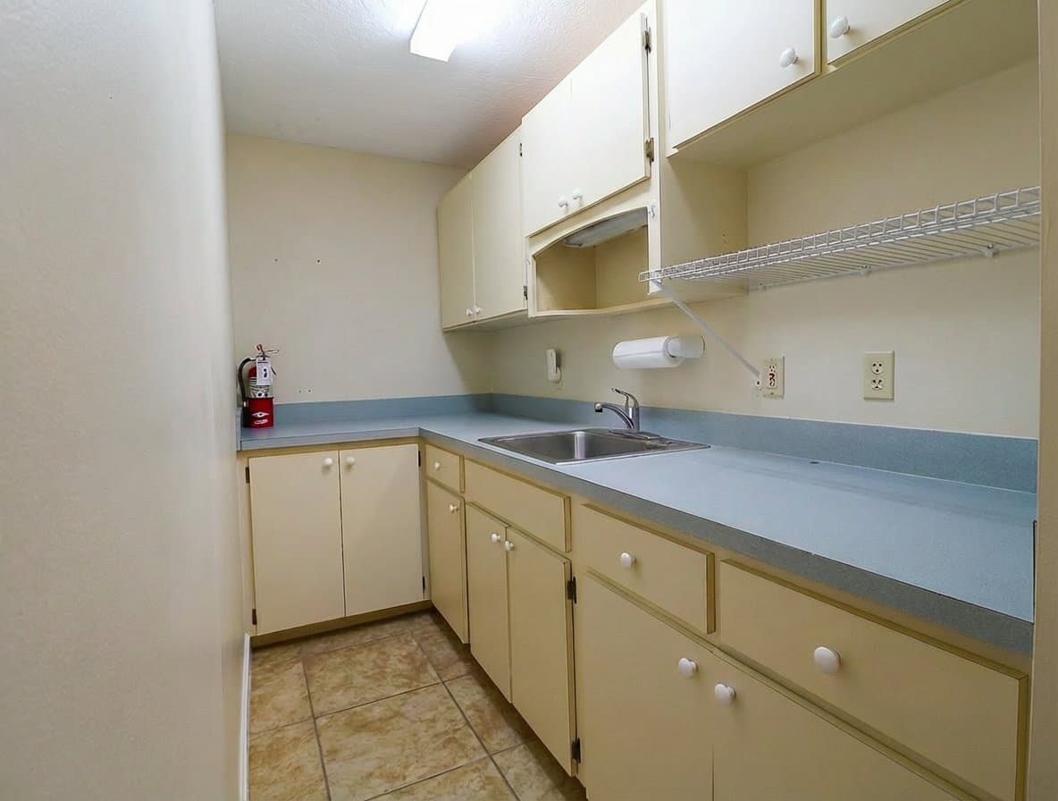 Kitchenette Galley View.jpg