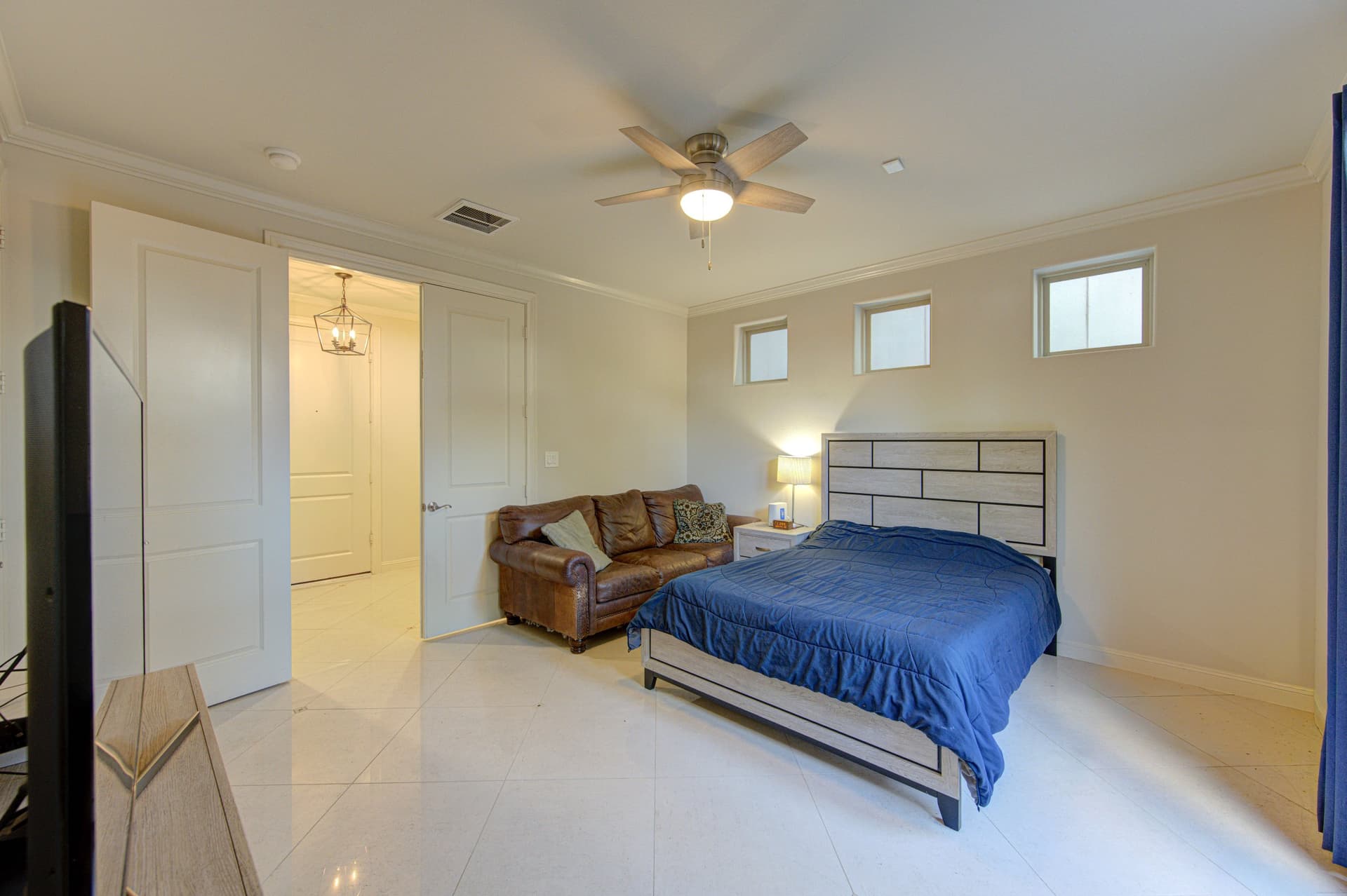 untitled (3 of 9) - Copy.jpg