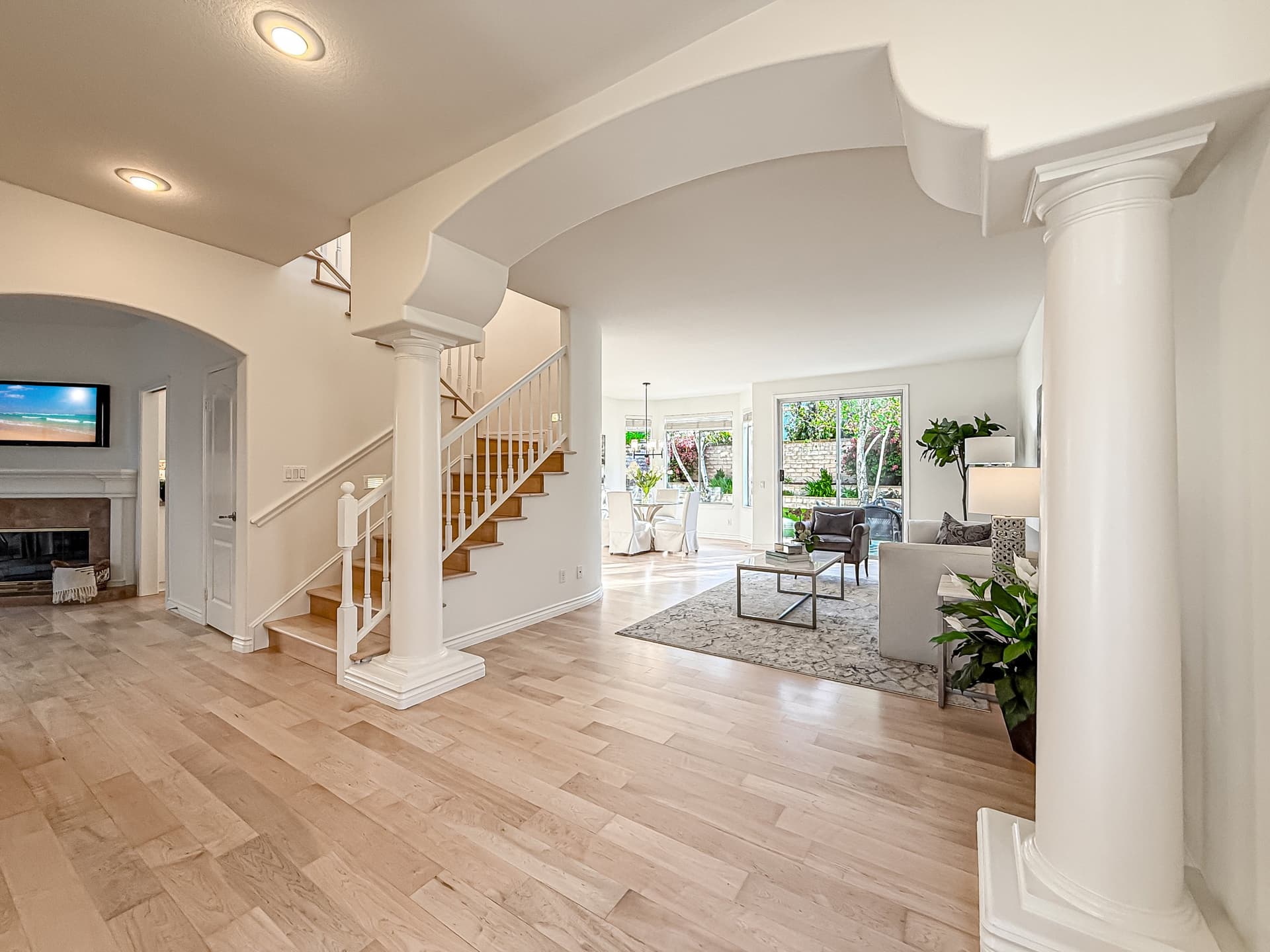 bLiving and Dininig1.jpg