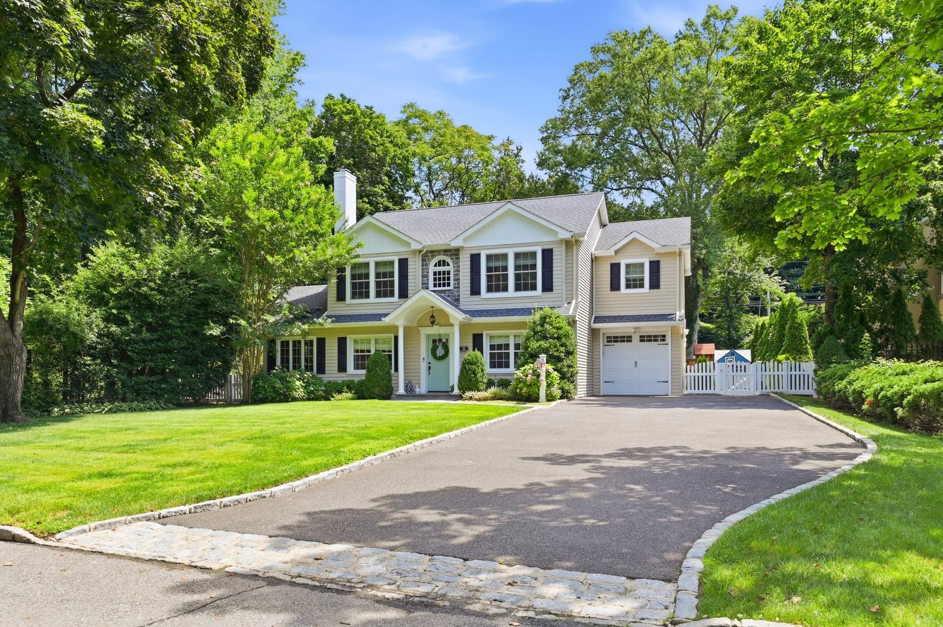 53BeechwoodDr-2.jpg
