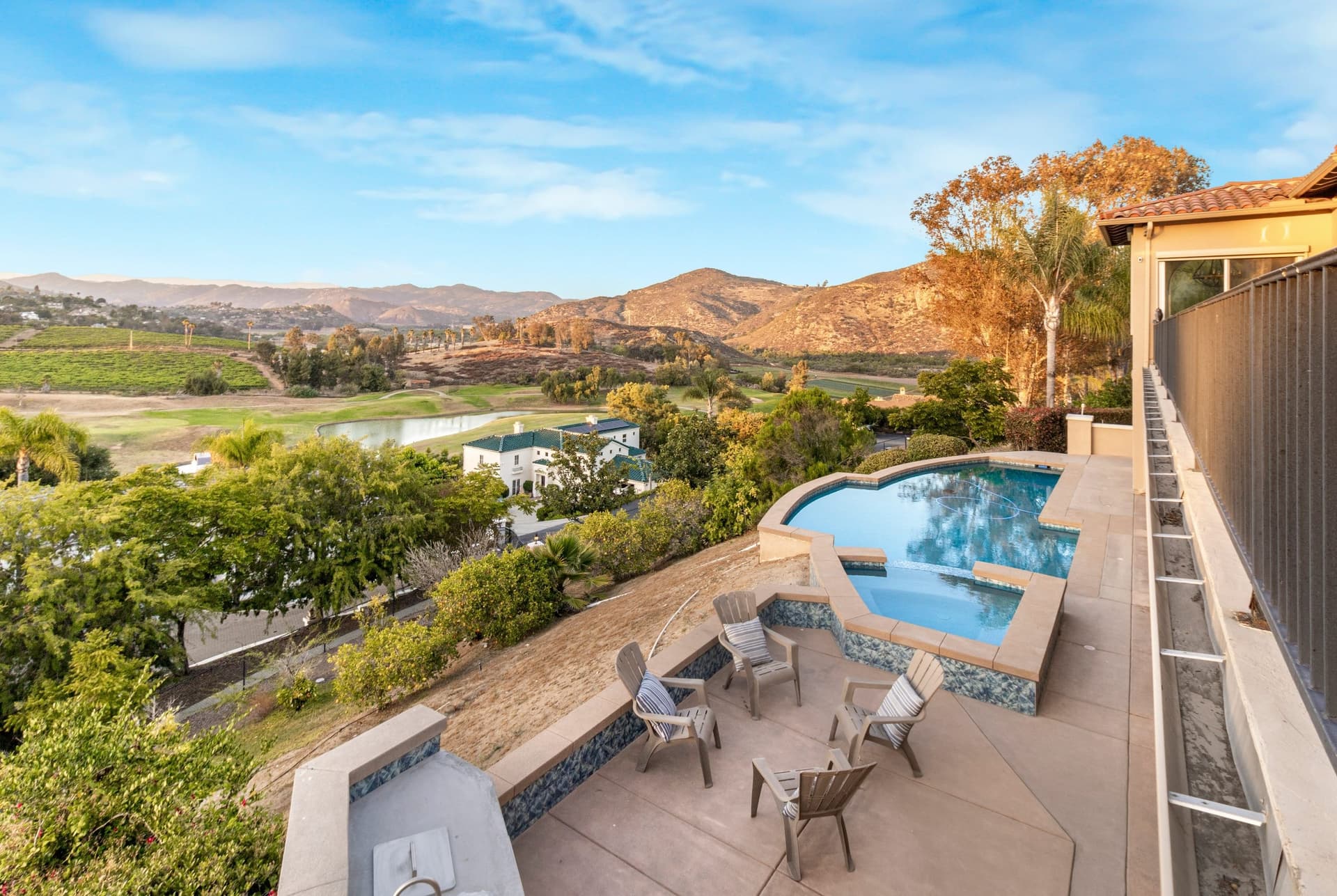 ESCONDIDO73.jpg