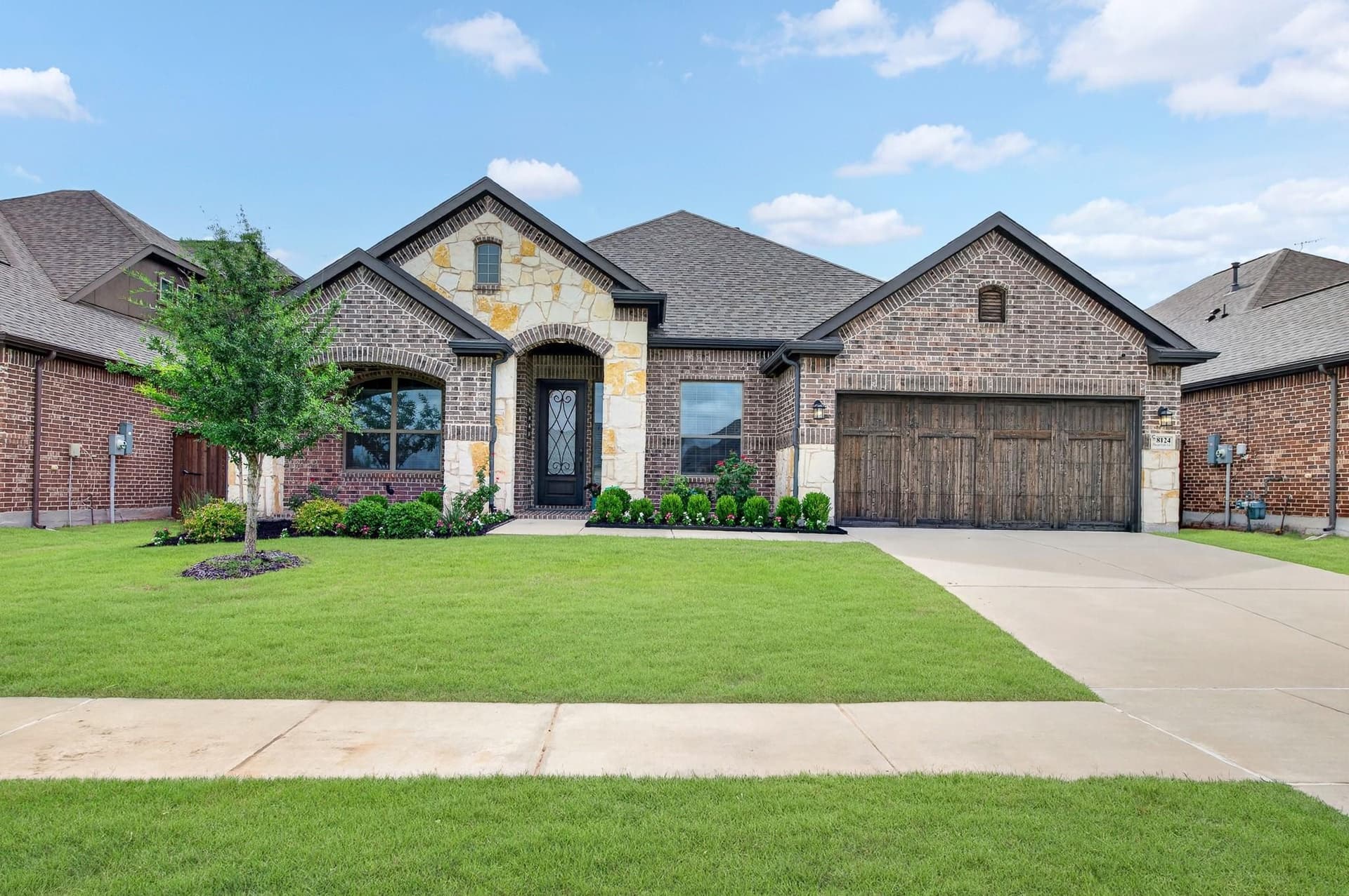 8124_Pecan_Oak_LaneV.jpg