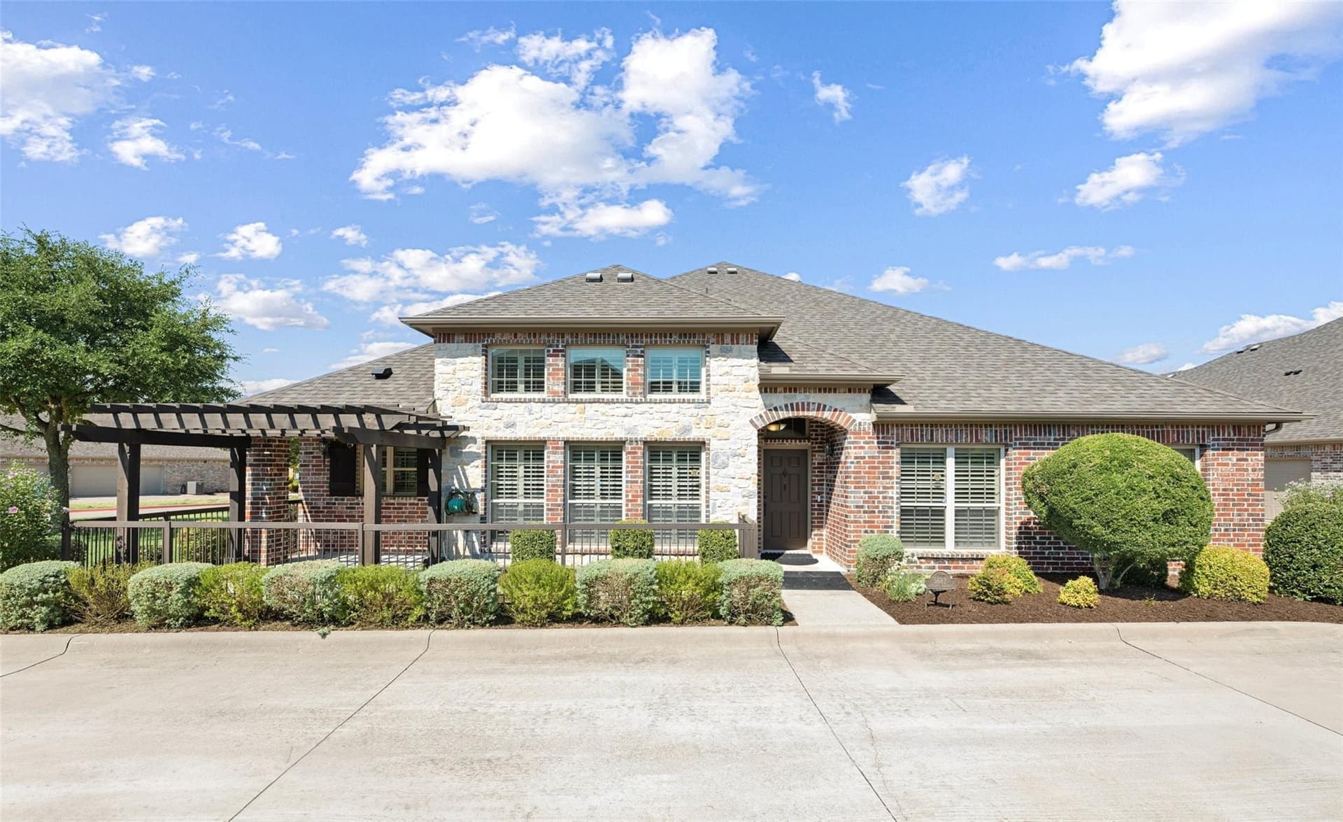 5682_Orchard_ParkwayV.jpg