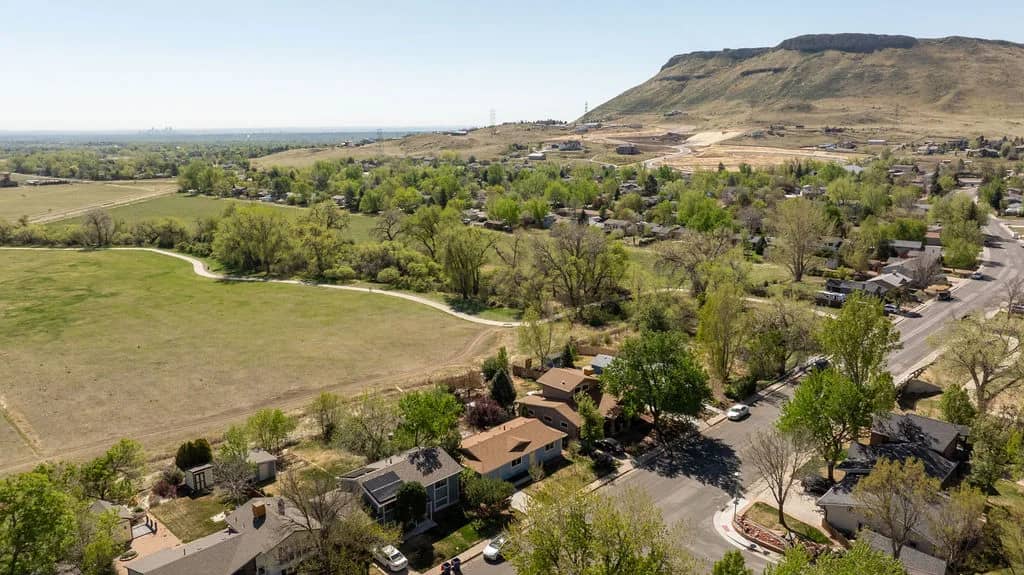 6100crestone_aerial-1.jpg