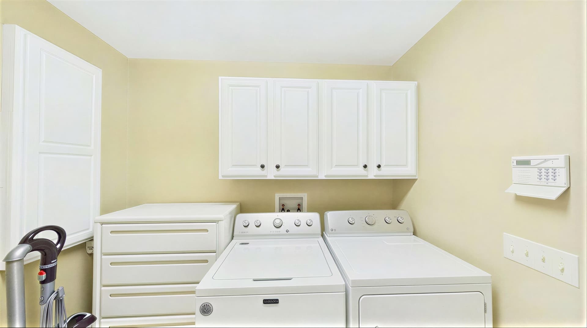 020_Separate Laundry Room.jpg