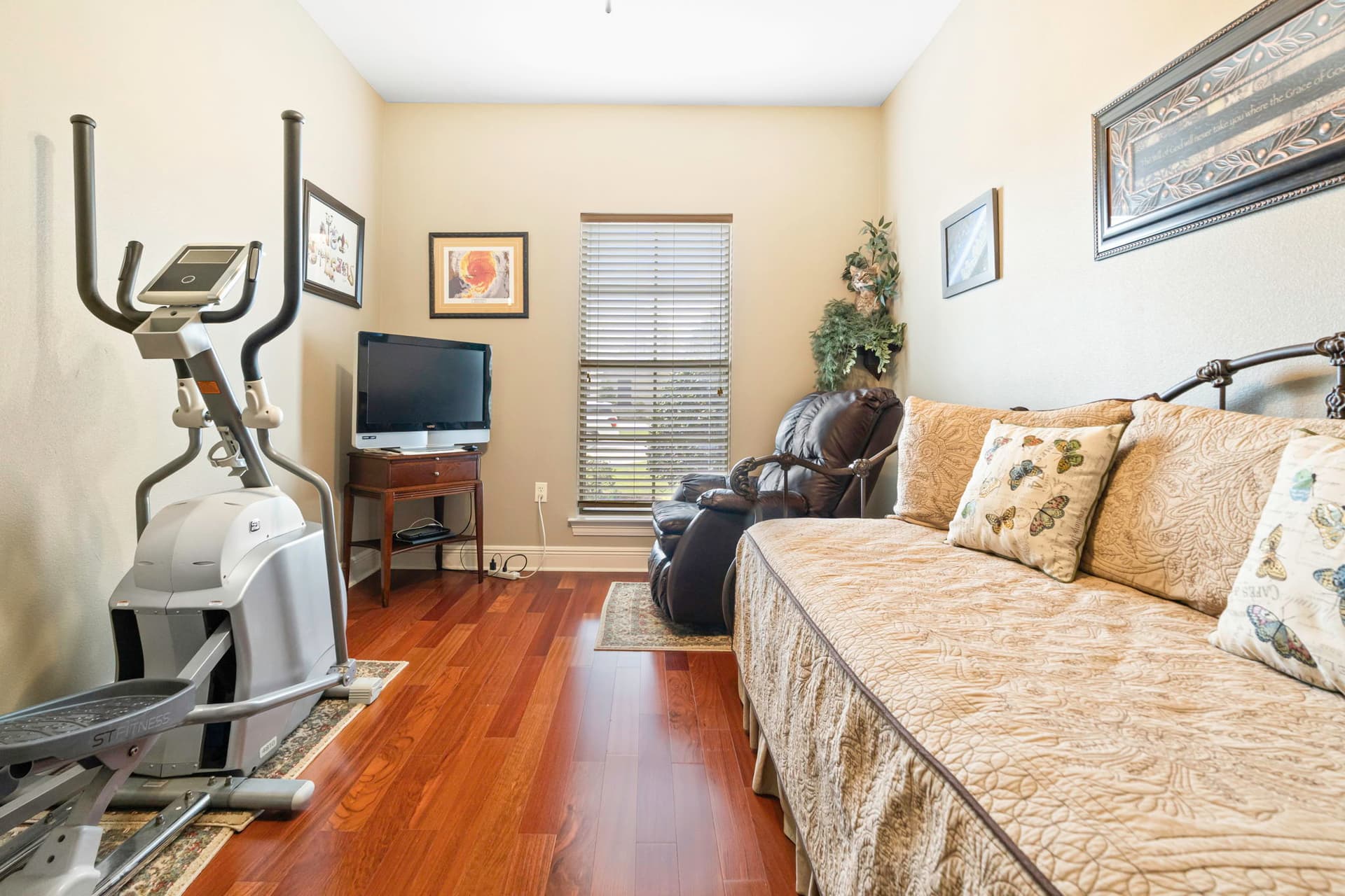 18-web-or-mls-Cypress Lakes (2).jpg