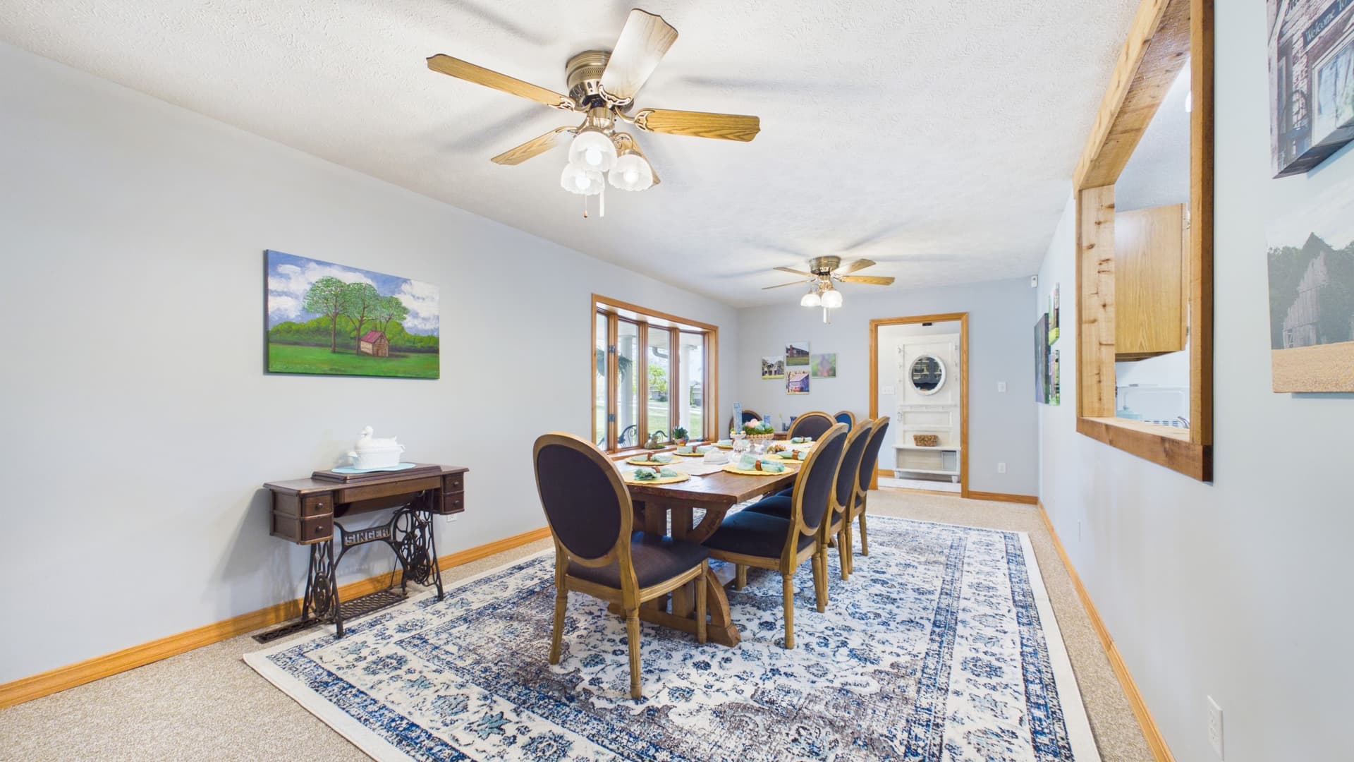 009_SEPARATE DINING ROOM.jpg