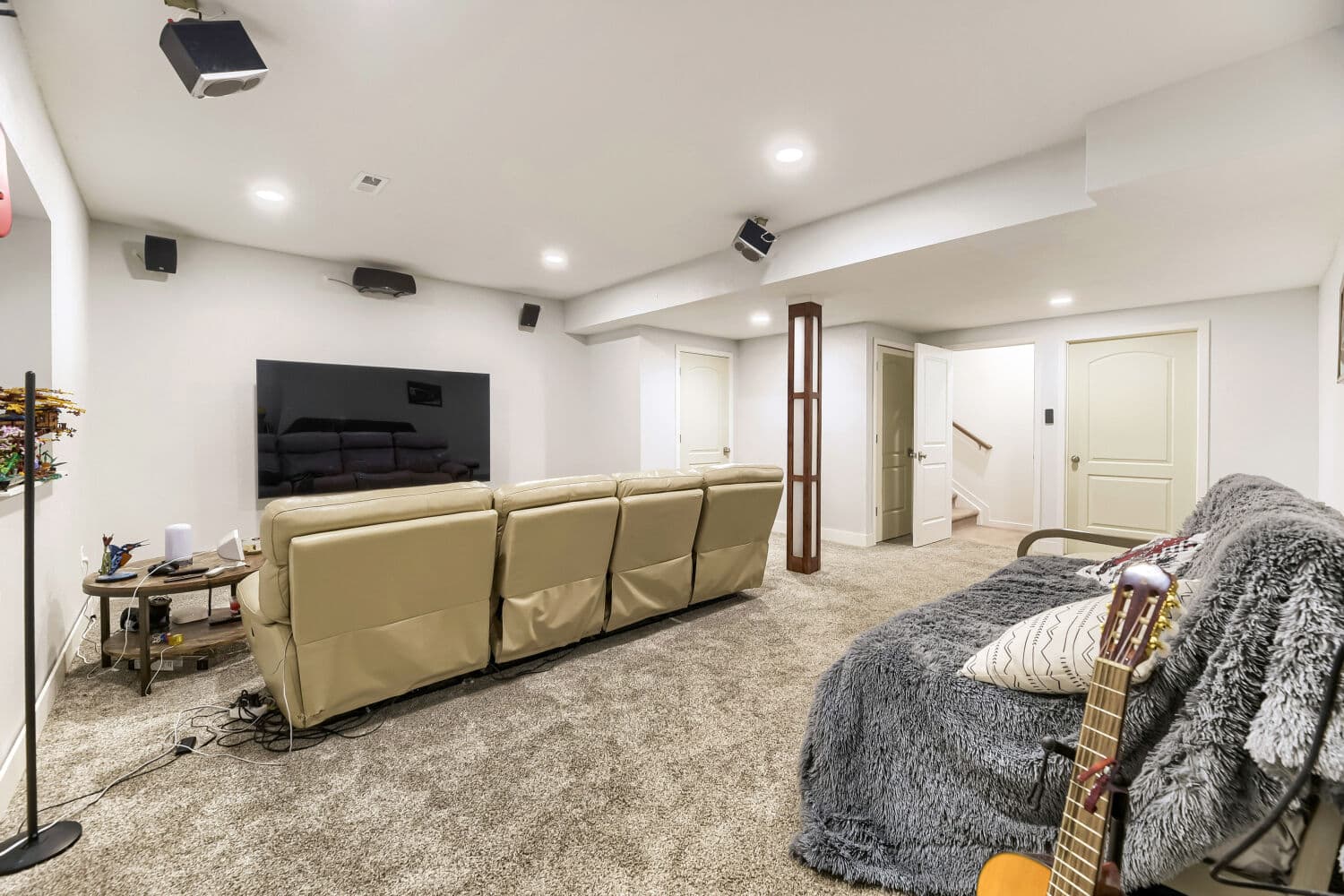 1110 Horsetail Lp - Web Quality - 020 - 12 Family Room.jpg