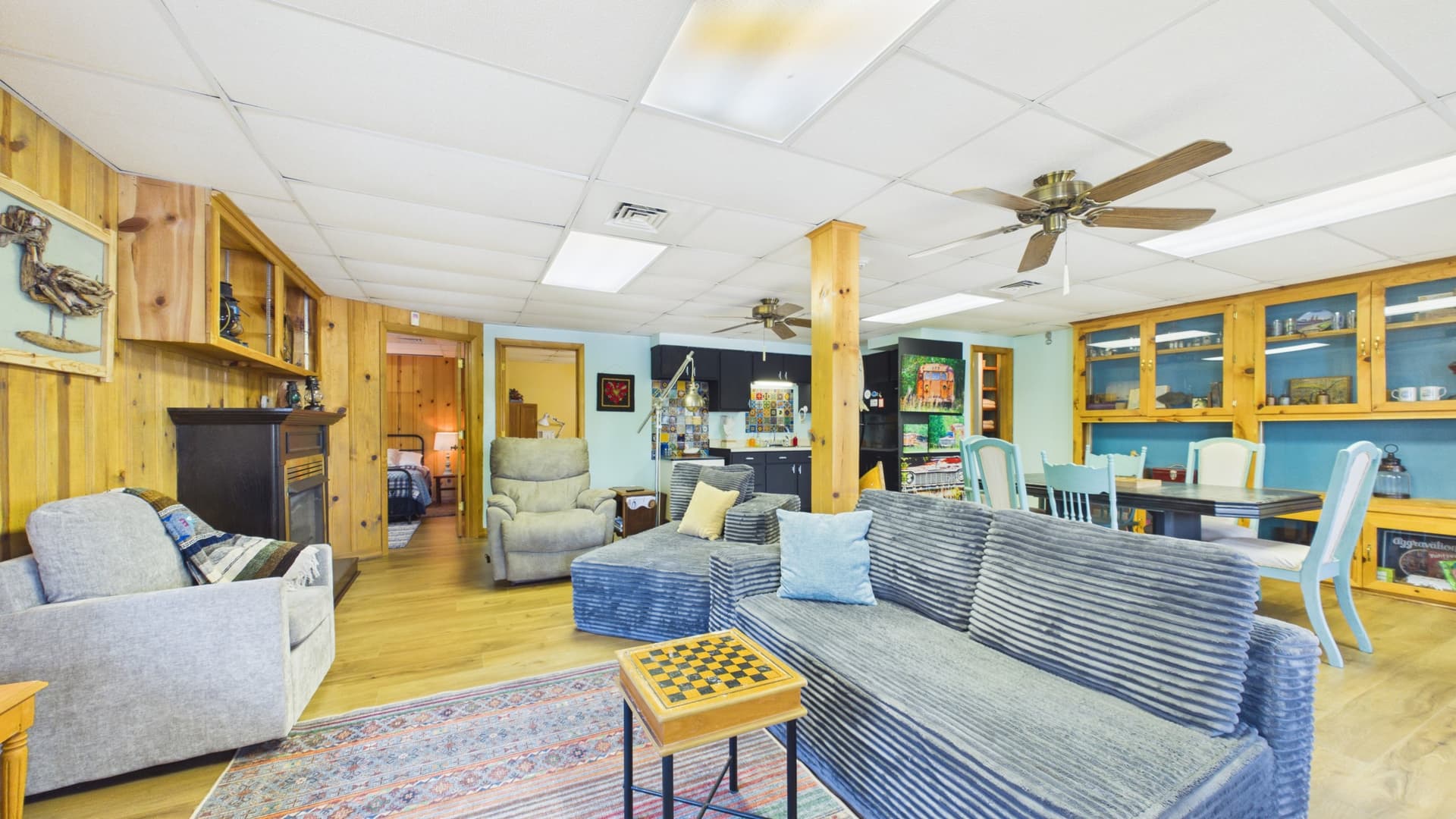 029_FAMILY ROOM LOWER LEVEL.jpg