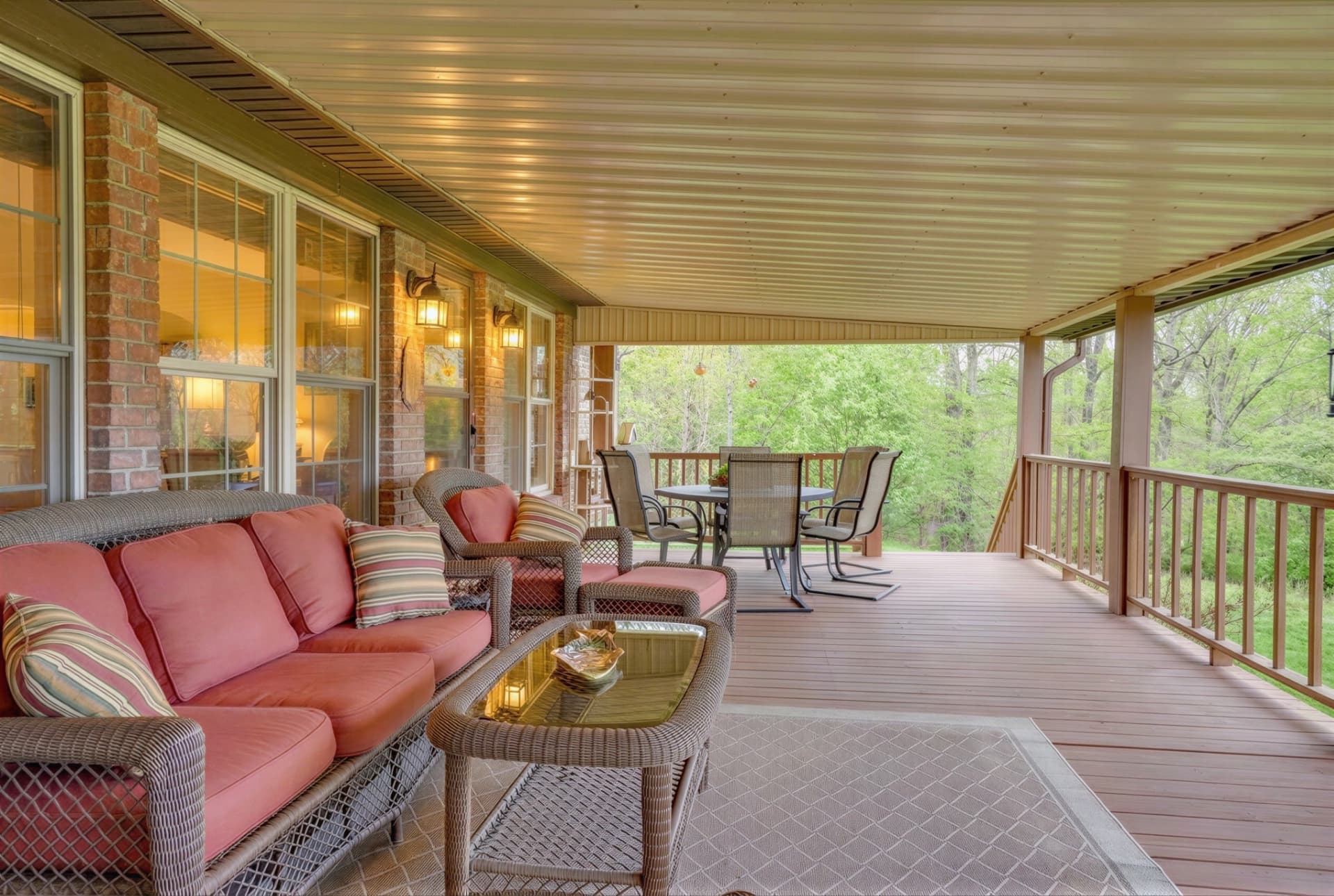010_Lakeside Covered Deck.jpg