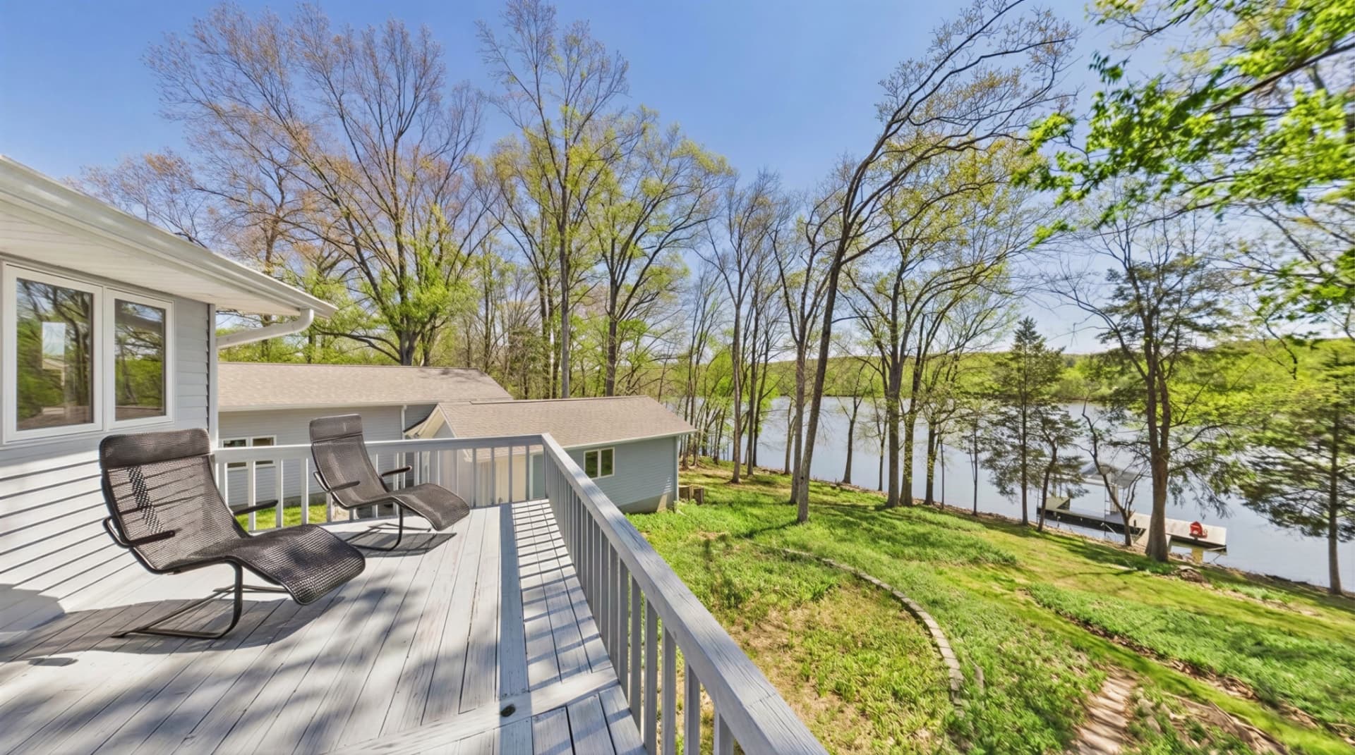 021_UNCOVERED DECK.jpg