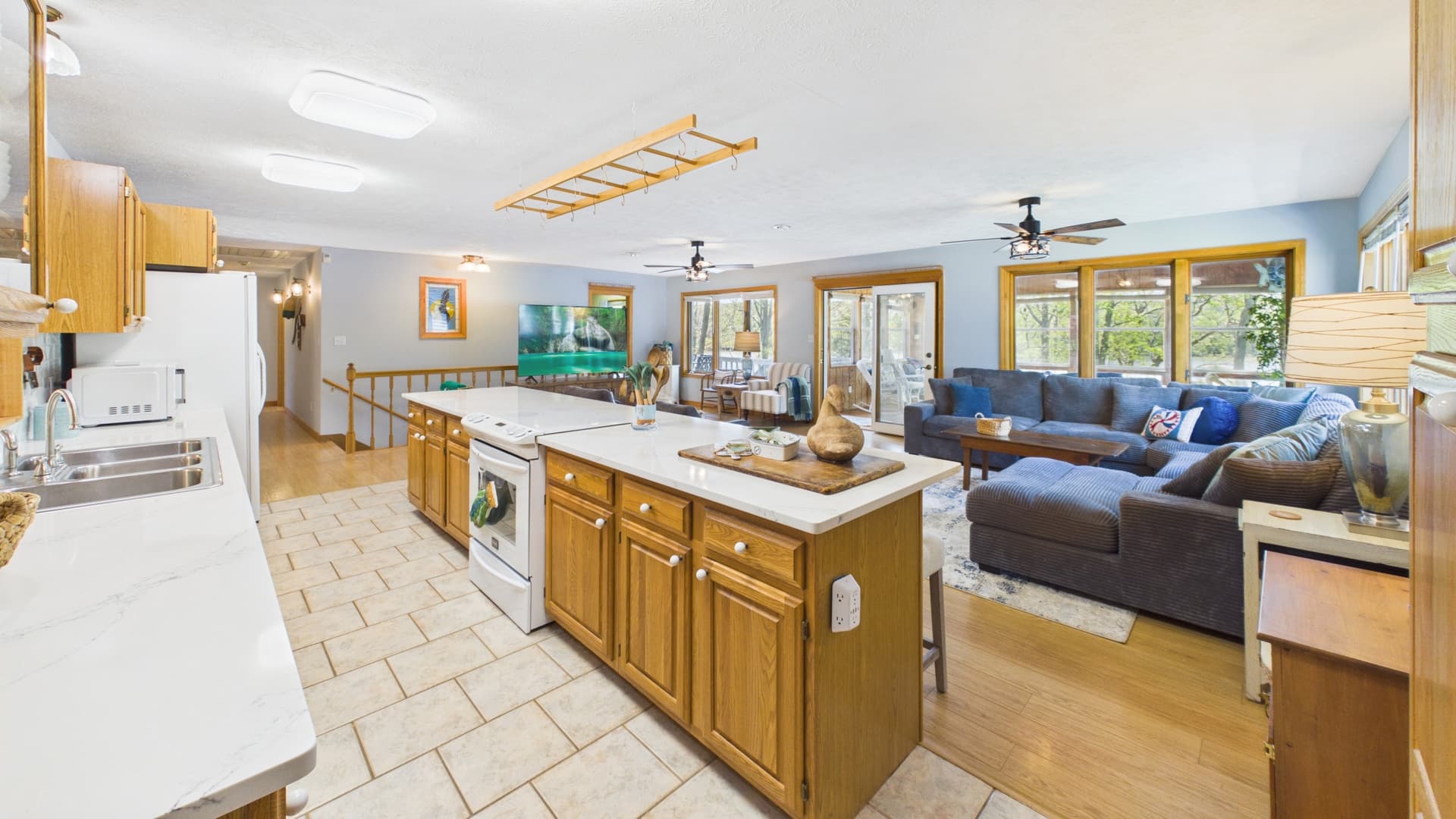 012_OPEN GREAT ROOM.jpg