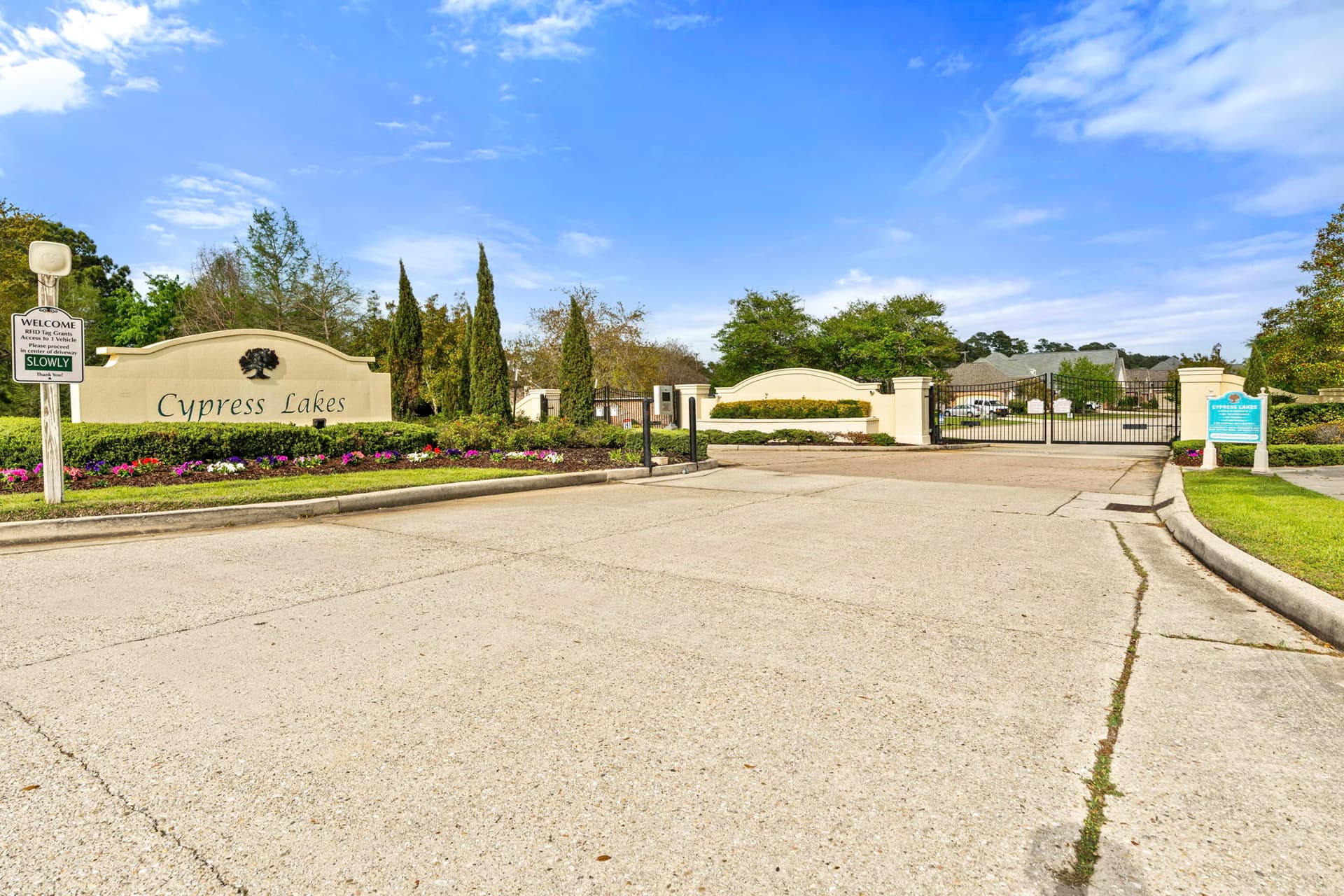 26-web-or-mls-Cypress Lakes (27).jpg