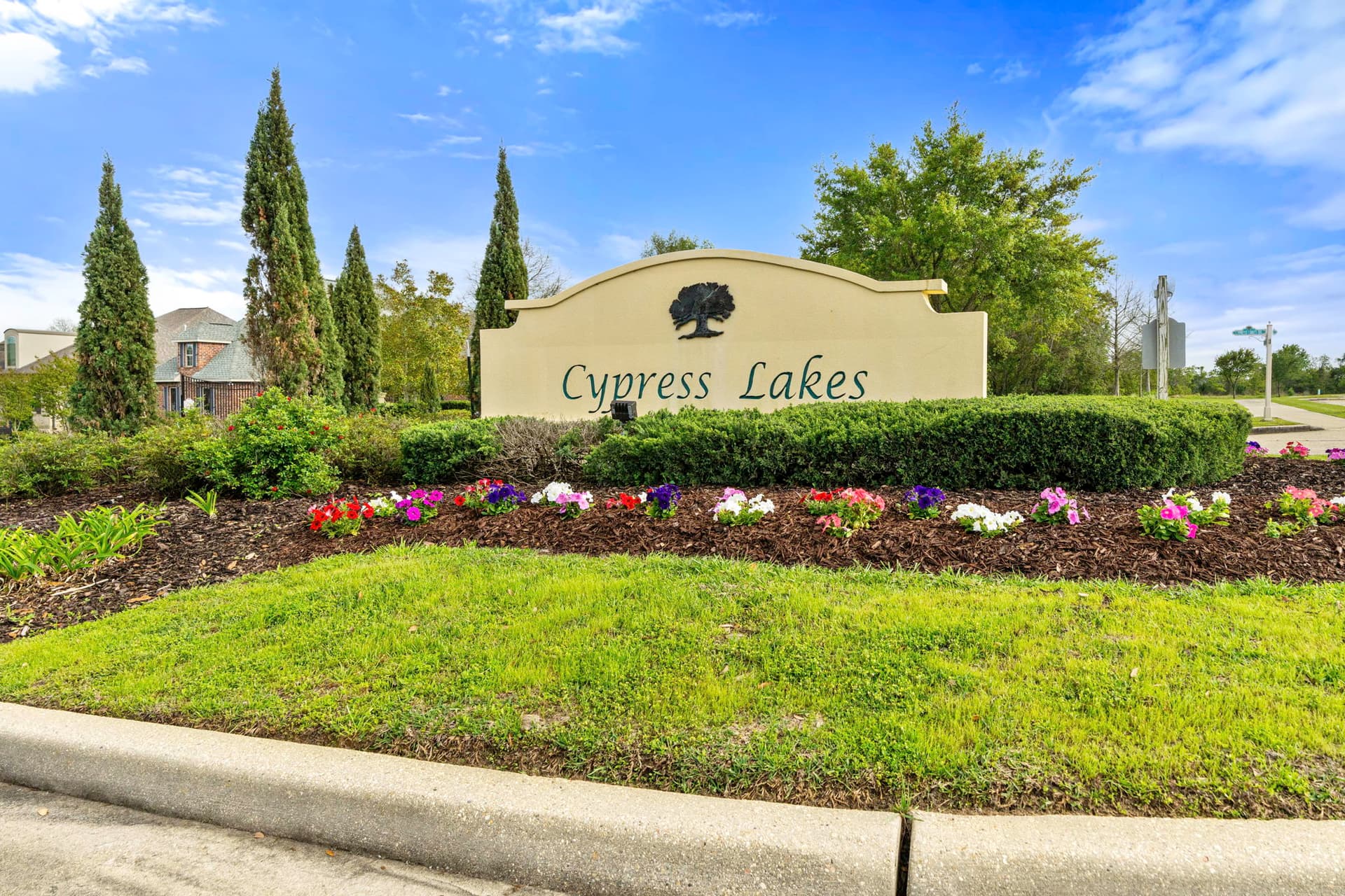 27-web-or-mls-Cypress Lakes (26).jpg