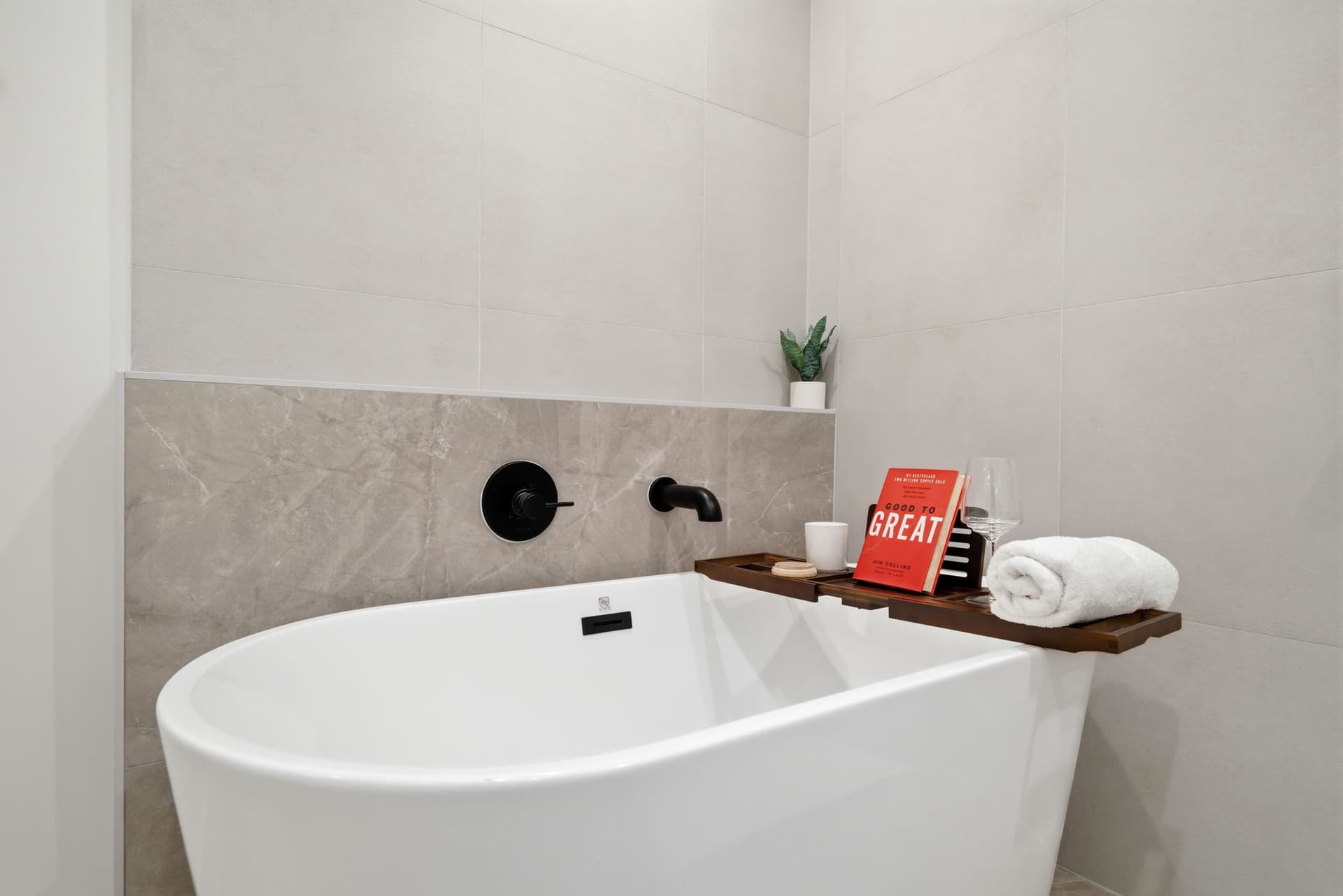 7-web-or-mls-005_1607 Barbee St HDR-8.jpg