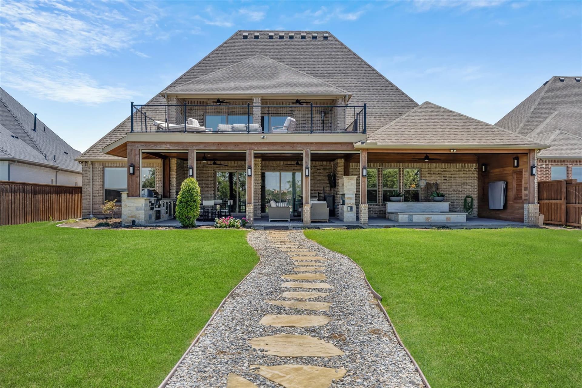 7740 Castlebridge v35.jpeg