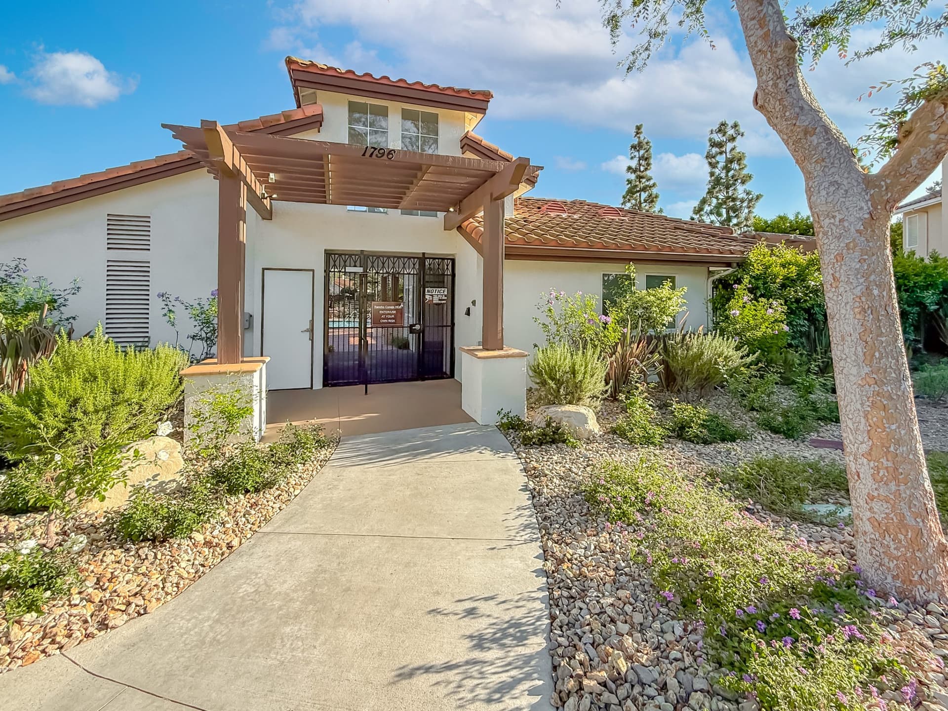 mCommunity Pool1.jpg