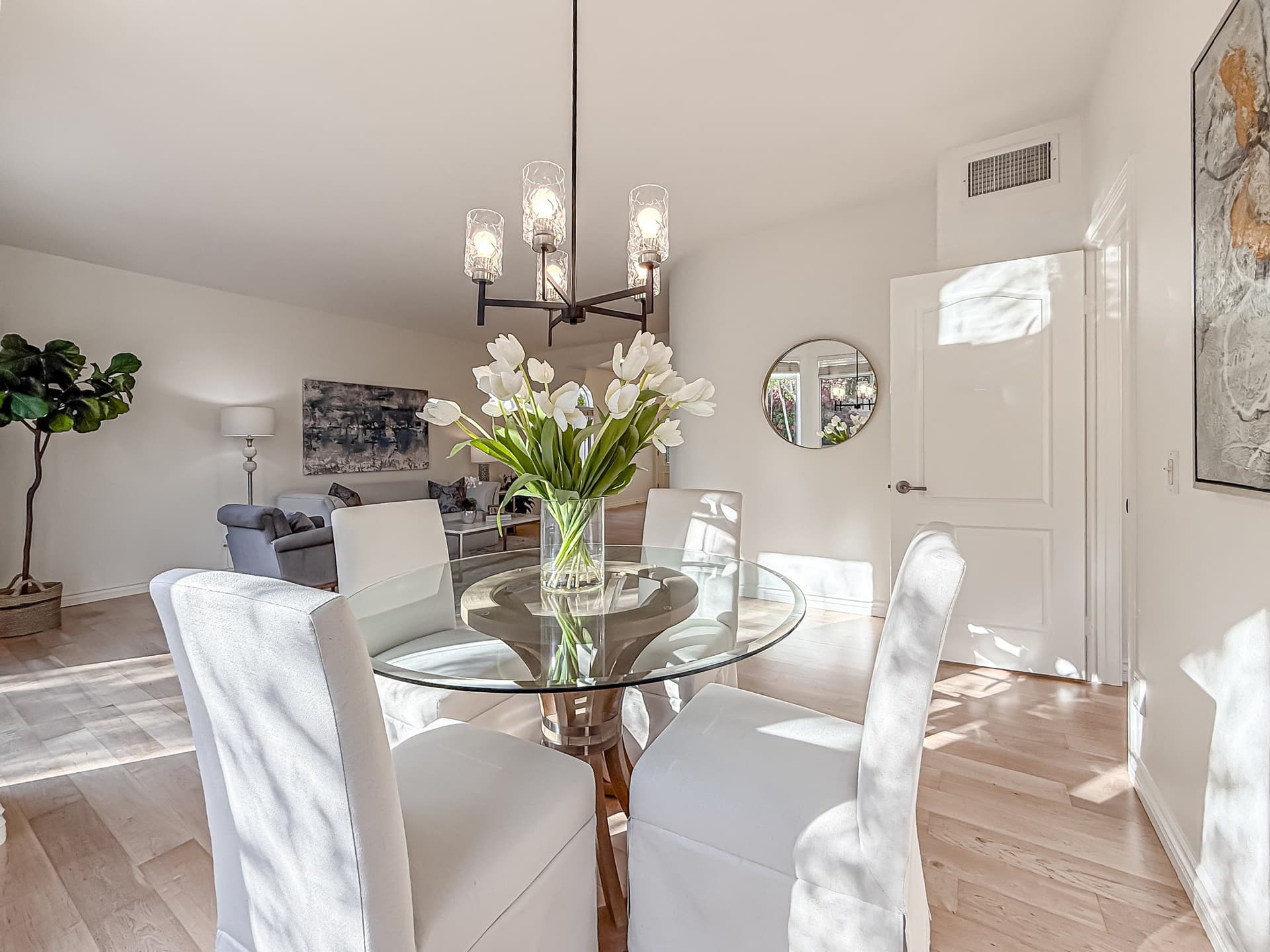 bLiving and Dininig7.jpg