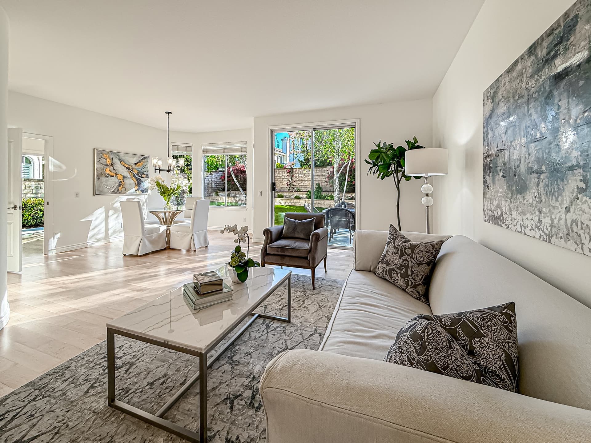 bLiving and Dininig4.jpg